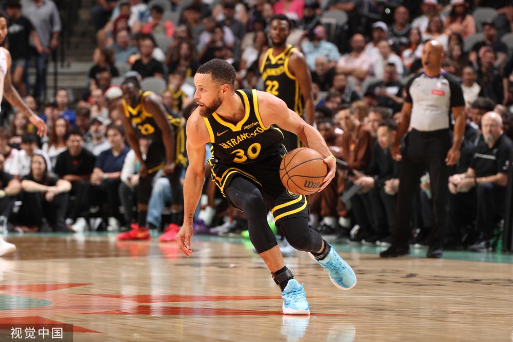 中场控球 中场控球