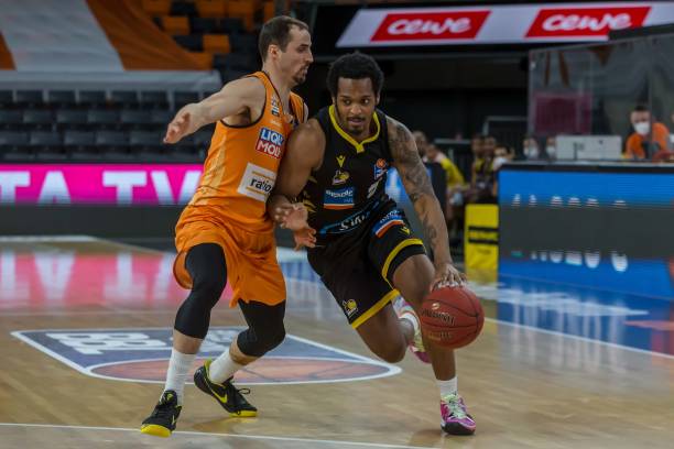 为了一个 为了一个